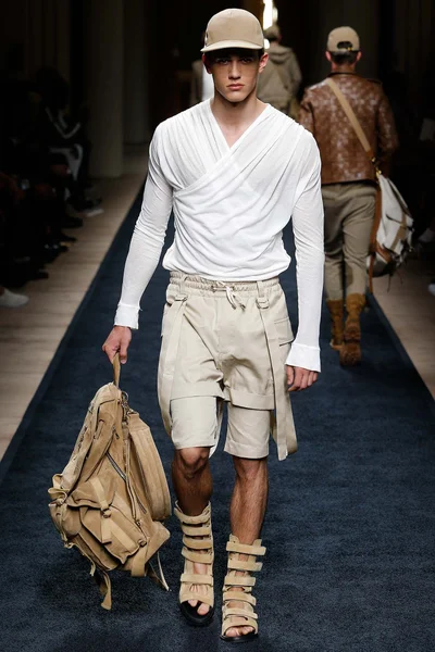 Look 13